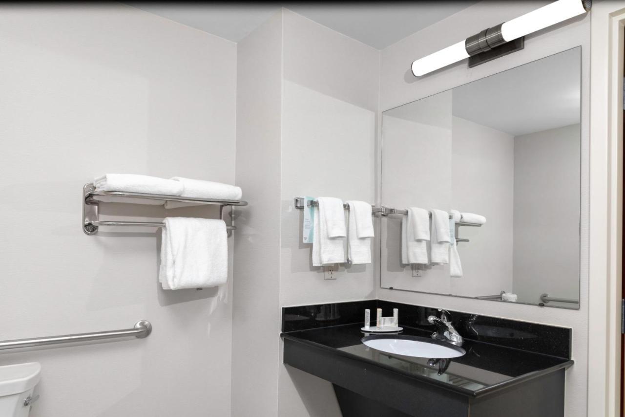 Fairfield Inn & Suites By Marriott Wichita Downtown Экстерьер фото