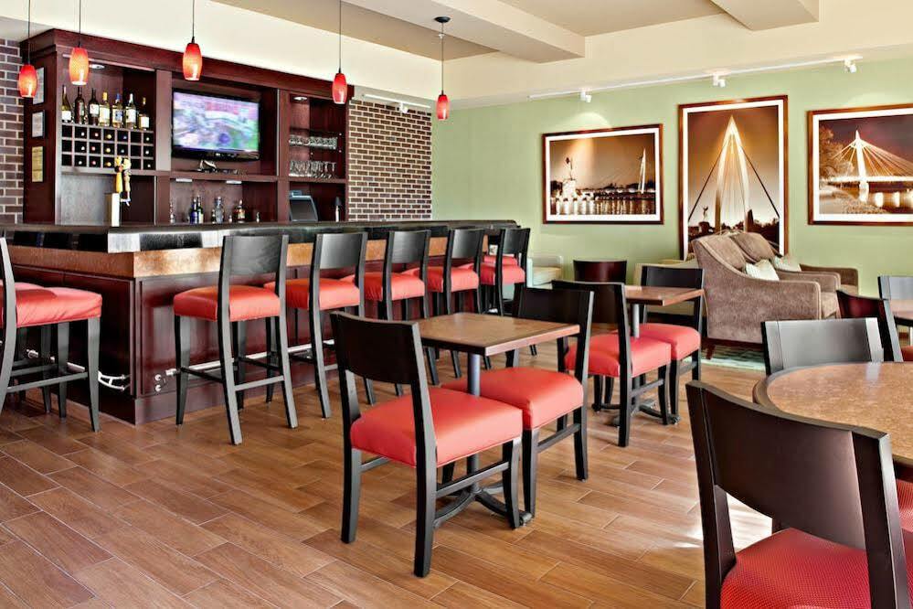 Fairfield Inn & Suites By Marriott Wichita Downtown Экстерьер фото